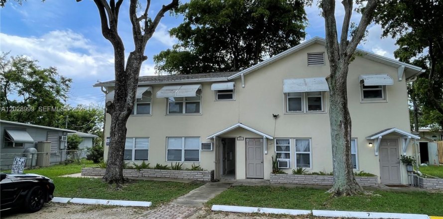 Immobilier commercial à Dania Beach, Floride № 2170057