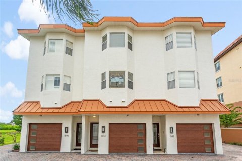 Townhouse in Tierra Verde, Florida 4 bedrooms, 255.48 sq.m. № 2277387 - photo 7
