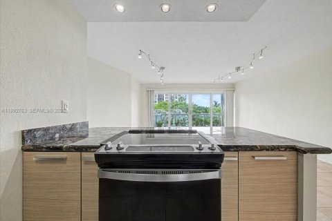 Купить кондоминиум в Майами, Флорида 1 спальня, 93м2, № 2062545 - фото 11