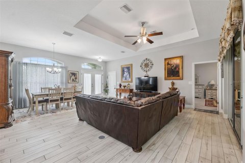 House in Weeki Wachee, Florida 4 bedrooms, 207.82 sq.m. № 1845036 - photo 16