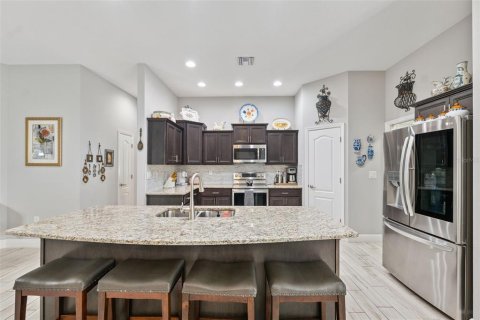 House in Weeki Wachee, Florida 4 bedrooms, 207.82 sq.m. № 1845036 - photo 19