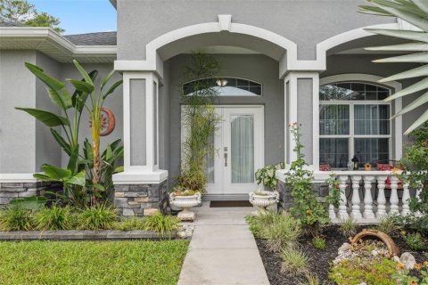 House in Weeki Wachee, Florida 4 bedrooms, 207.82 sq.m. № 1845036 - photo 4