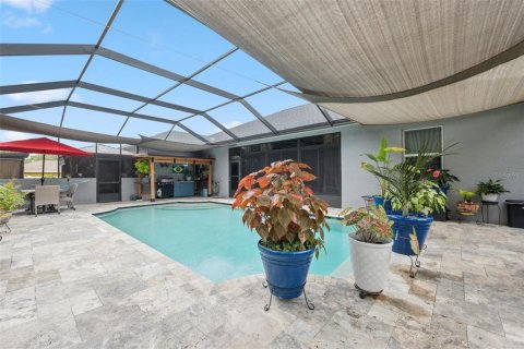 House in Weeki Wachee, Florida 4 bedrooms, 207.82 sq.m. № 1845036 - photo 10