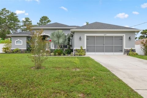 House in Weeki Wachee, Florida 4 bedrooms, 207.82 sq.m. № 1845036 - photo 3