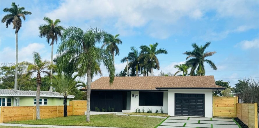 Villa ou maison à Dania Beach, Floride 3 chambres, 168.99 m2 № 1875403