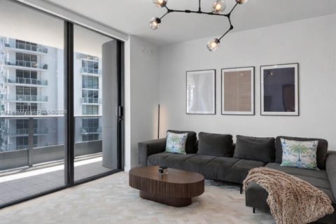 Condo in Miami, Florida, 1 bedroom № 2067073 - photo 3