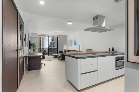 Condo in Miami, Florida, 1 bedroom № 2067073 - photo 16