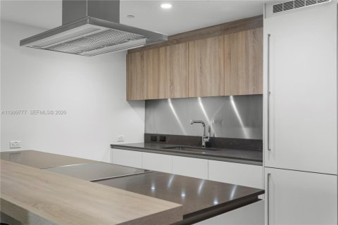 Condo in Miami, Florida, 1 bedroom № 2067073 - photo 19