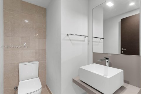 Condo in Miami, Florida, 1 bedroom № 2067073 - photo 24