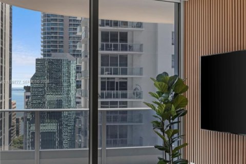 Condo in Miami, Florida, 1 bedroom № 2067073 - photo 5