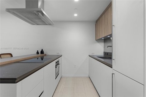 Condo in Miami, Florida, 1 bedroom № 2067073 - photo 17
