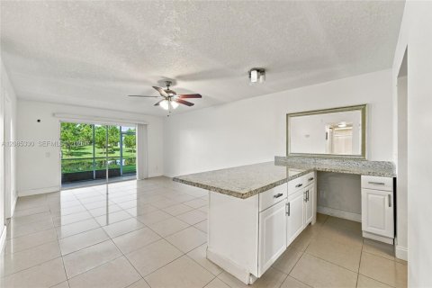 Condo in Davie, Florida, 2 bedrooms № 2360089