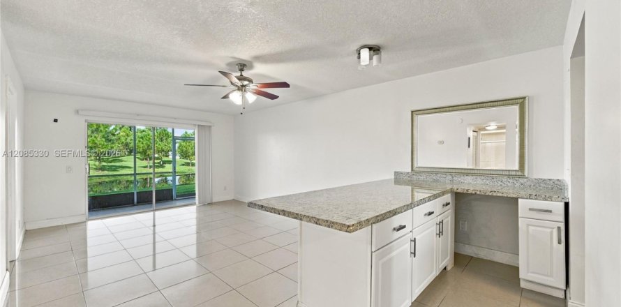 Condo in Davie, Florida, 2 bedrooms № 2360089