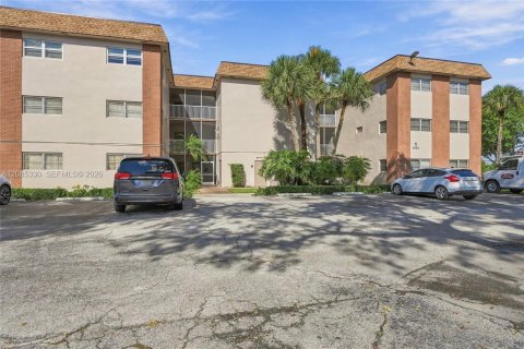 Condo in Davie, Florida, 2 bedrooms № 2360089 - photo 6
