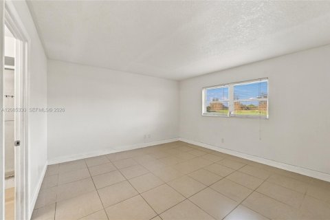 Condo in Davie, Florida, 2 bedrooms № 2360089 - photo 11