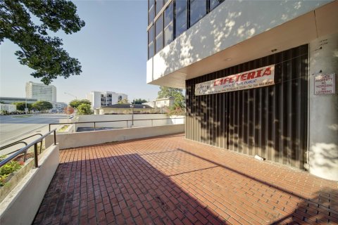 Commercial property in Miami, Florida № 1938811 - photo 26