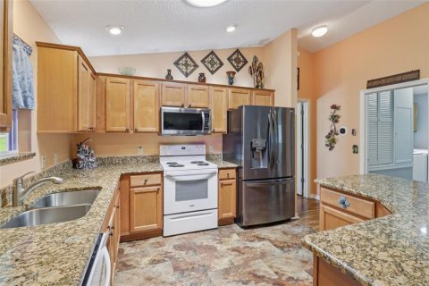 House in The Villages, Florida 3 bedrooms, 146.04 sq.m. № 1876081 - photo 9