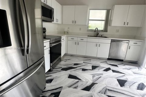 Купить виллу или дом в Хомстед, Флорида 2 спальни, 109.62м2, № 2006637 - фото 9