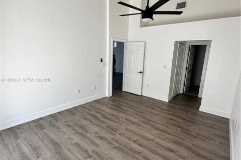 Купить виллу или дом в Хомстед, Флорида 2 спальни, 109.62м2, № 2006637 - фото 13