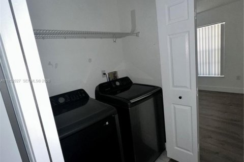 Купить виллу или дом в Хомстед, Флорида 2 спальни, 109.62м2, № 2006637 - фото 28