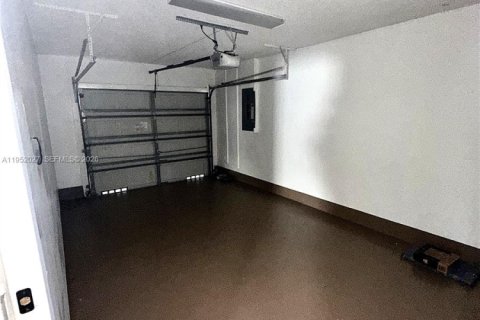 Купить виллу или дом в Хомстед, Флорида 2 спальни, 109.62м2, № 2006637 - фото 26