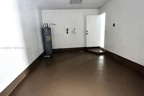 Купить виллу или дом в Хомстед, Флорида 2 спальни, 109.62м2, № 2006637 - фото 27