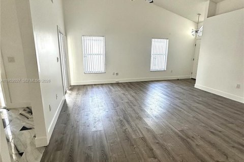 Купить виллу или дом в Хомстед, Флорида 2 спальни, 109.62м2, № 2006637 - фото 6