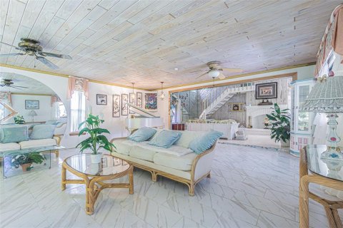 Купить виллу или дом в Вики Вачи, Флорида 13 комнат, 217.67м2, № 1837719 - фото 19