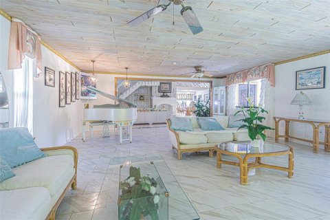 Купить виллу или дом в Вики Вачи, Флорида 13 комнат, 217.67м2, № 1837719 - фото 18