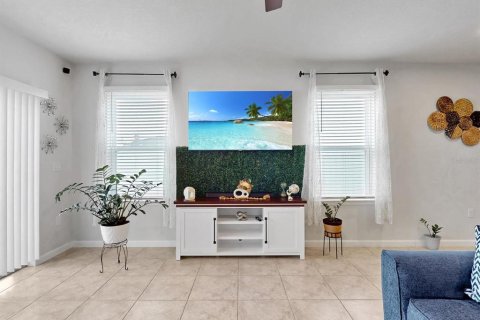 Villa ou maison à vendre à Davenport, Floride: 3 chambres, 141.21 m2 № 1856228 - photo 17