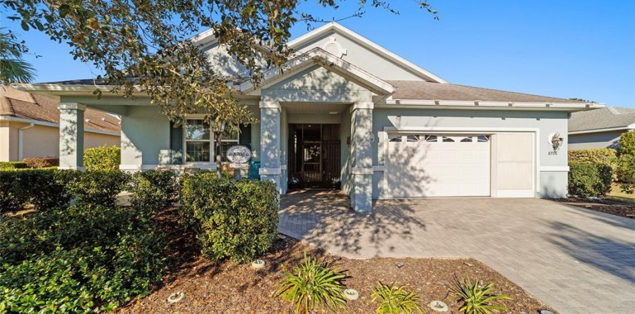 House in Ocala, Florida 3 bedrooms, 174.47 sq.m. № 1567236