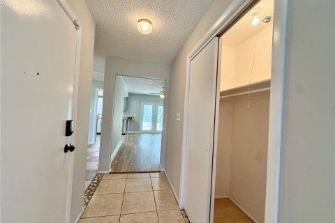 Villa ou maison à louer à Altamonte Springs, Floride: 3 chambres, 137.77 m2 № 2432701 - photo 4
