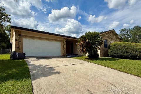 Villa ou maison à louer à Altamonte Springs, Floride: 3 chambres, 137.77 m2 № 2432701 - photo 2