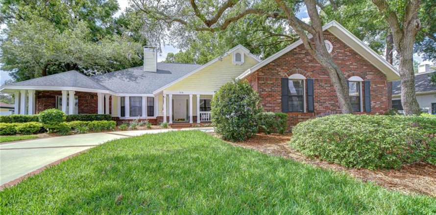 Casa en Brandon, Florida 4 dormitorios, 263.56 m2 № 1681728