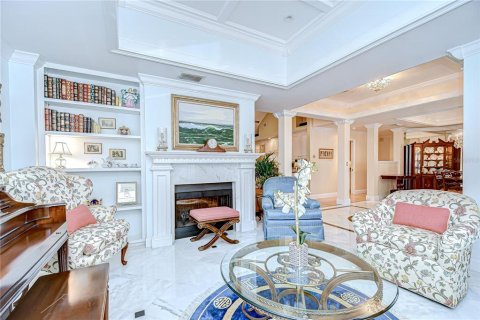 Casa en venta en Brandon, Florida, 4 dormitorios, 263.56 m2 № 1681728 - foto 8