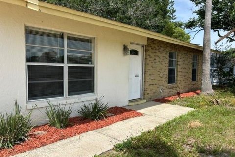 House in Apopka, Florida 3 bedrooms, 92.9 sq.m. № 2209884
