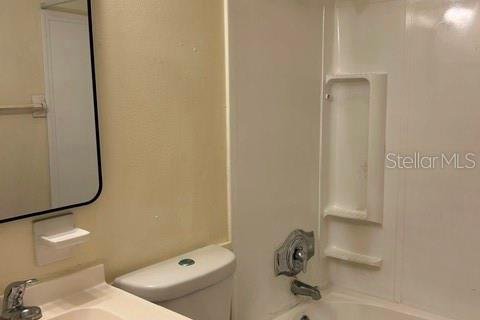 House in Apopka, Florida 3 bedrooms, 92.9 sq.m. № 2209884 - photo 4
