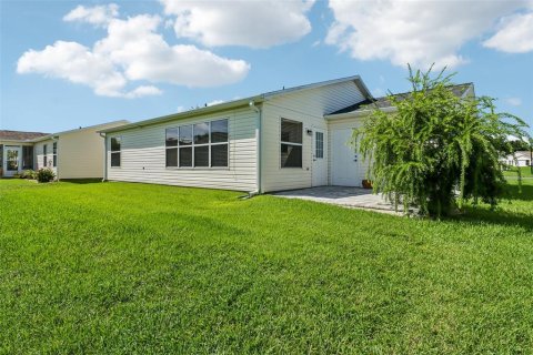 House in The Villages, Florida 2 bedrooms, 128.95 sq.m. № 2302126 - photo 27
