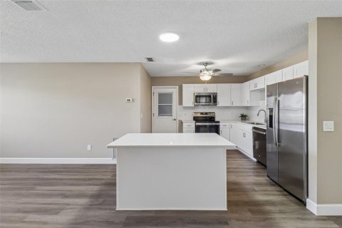 House in The Villages, Florida 2 bedrooms, 128.95 sq.m. № 2302126 - photo 11