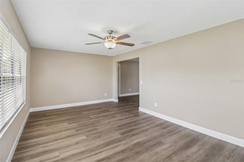 House in The Villages, Florida 2 bedrooms, 128.95 sq.m. № 2302126 - photo 24