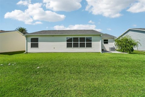 House in The Villages, Florida 2 bedrooms, 128.95 sq.m. № 2302126 - photo 28