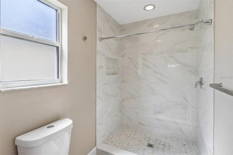 House in The Villages, Florida 2 bedrooms, 128.95 sq.m. № 2302126 - photo 21