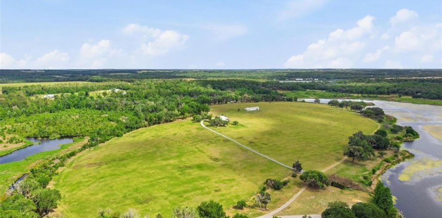 Casa en Dade City, Florida 4 dormitorios, 284.65 m2 № 2214920