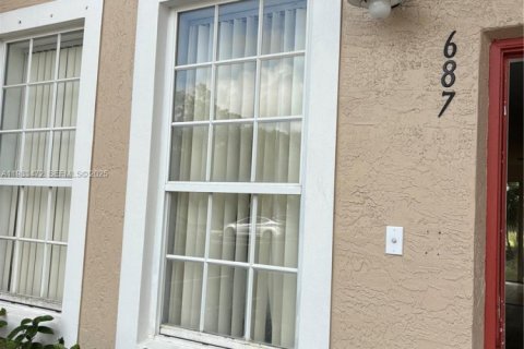 Townhouse in Plantation, Florida 2 bedrooms, 118.91 sq.m. № 1991423 - photo 2