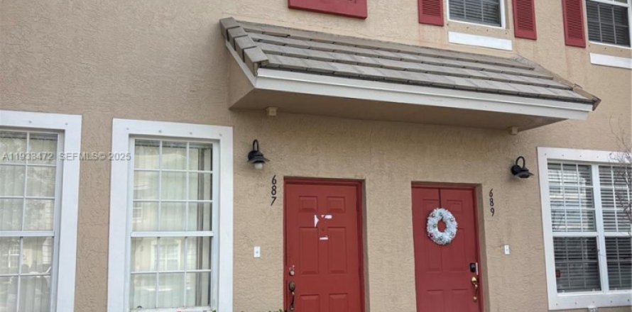 Townhouse in Plantation, Florida 2 bedrooms, 118.91 sq.m. № 1991423
