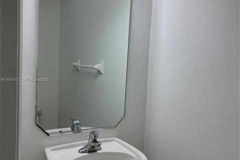Townhouse in Plantation, Florida 2 bedrooms, 118.91 sq.m. № 1991423 - photo 13
