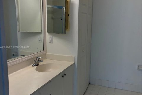 Townhouse in Plantation, Florida 2 bedrooms, 118.91 sq.m. № 1991423 - photo 12