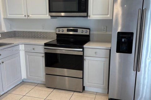 Townhouse in Plantation, Florida 2 bedrooms, 118.91 sq.m. № 1991423 - photo 5