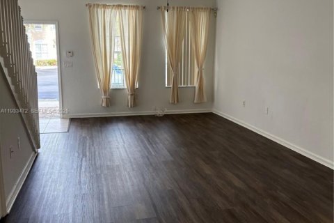 Townhouse in Plantation, Florida 2 bedrooms, 118.91 sq.m. № 1991423 - photo 4
