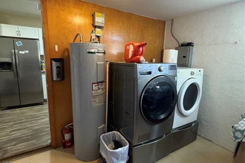 Купить виллу или дом в Дейтона-Бич, Флорида 11 комнат, 114.08м2, № 2122882 - фото 10